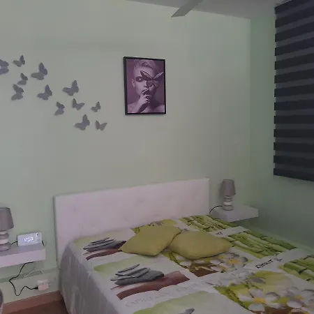 A La * Сен-Сир-сюр-Мер