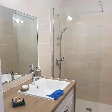 Apartment A La *